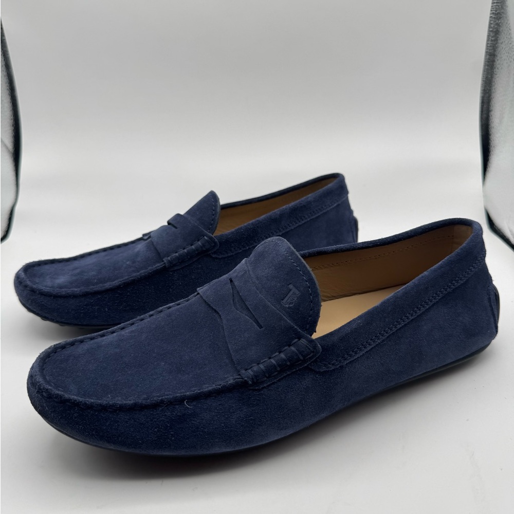 Tod’s Gommino Bubble in Suede.